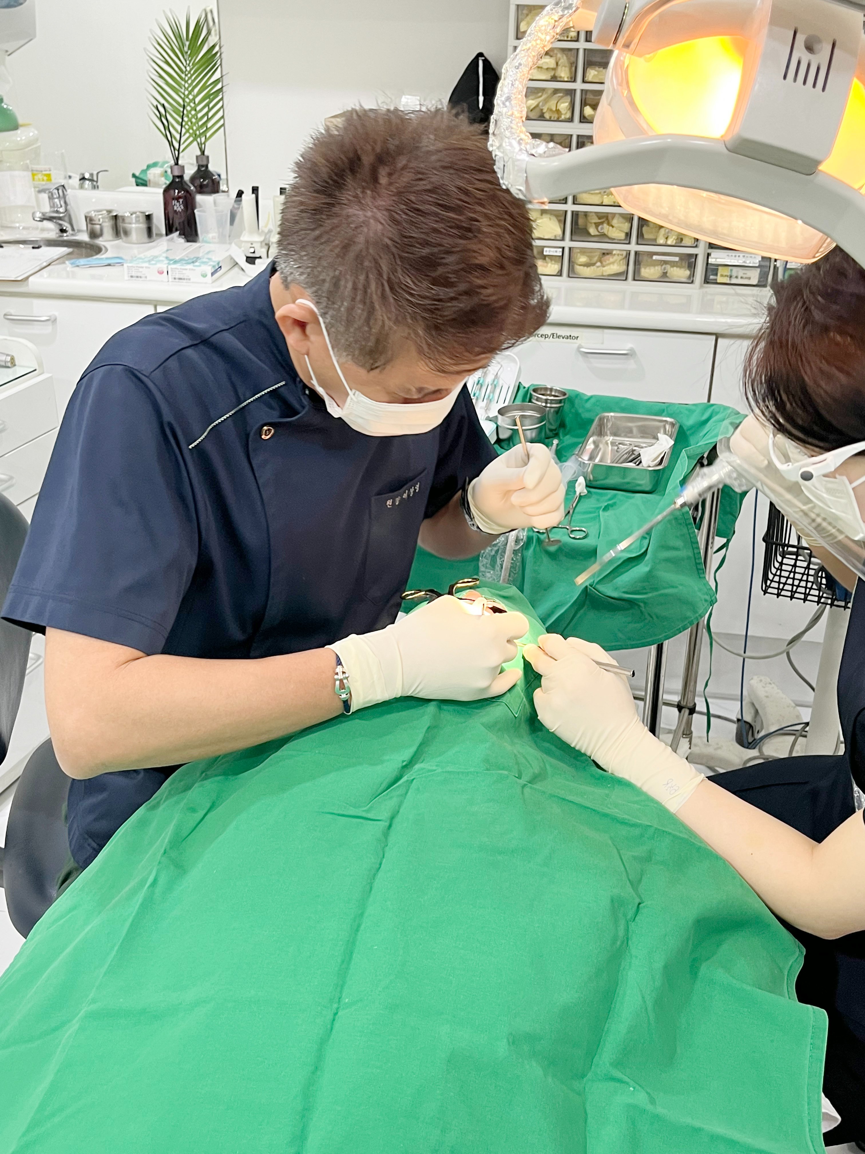강남 임플란트 후기 좋은 치과